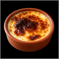 Firin Sutlac Huisgemaakte Turkse rijstpudding<br><br>Onze huisgemaakte firin sutlac is een heerlijke, romige Turkse rijstpudding met een goudbruin gebakken laagje bovenop. Vers bereid en lekker zacht van smaak. Een klassiek Turks dessert dat je zowel koud als gekoeld heerlijk kunt eten.<br><br>Huisgemaakt . Romig . Vers bereid